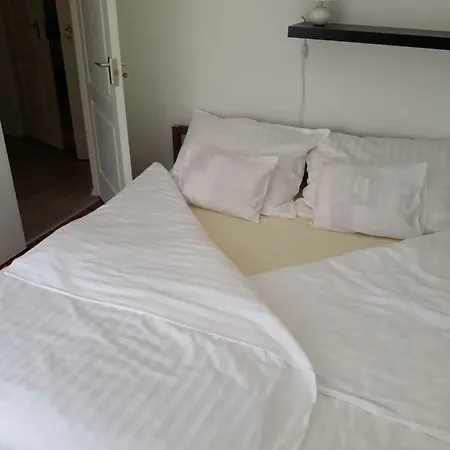 Evi Nyaralohaz Casa de Férias *