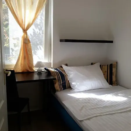 Evi Nyaralohaz Casa de Férias Siófok